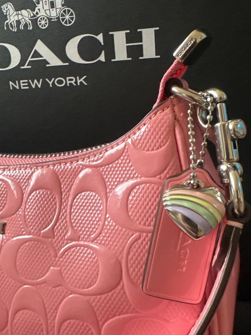 NWT Coach Outlet Teri Shoulder Bag In Signature Leather With Heart Charm - Picture 7 of 7